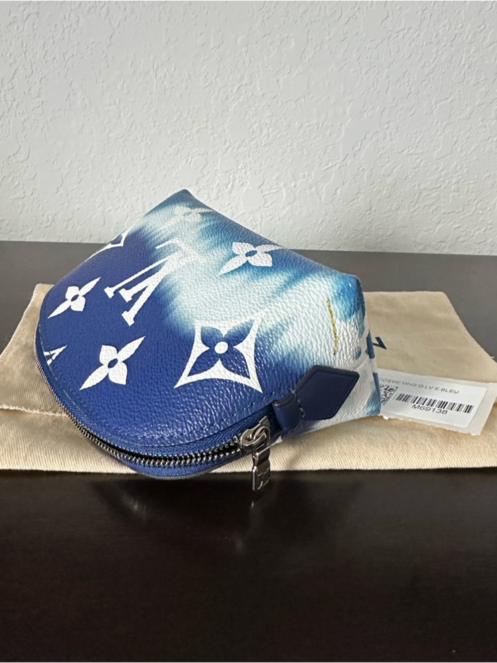 Louis Vuitton Monogram Giant Escale Cosmetic Pouch Blue/white RFID - Picture 11 of 12
